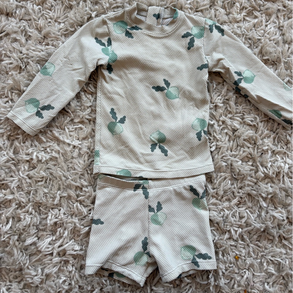 H&M rashguard and shorts swim set 6-9m